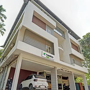 Hotel Sreepathi Nirmalyam 400 Mts From Guruvayoor Temple