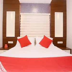 Hotel Ambalath Maple Leaves